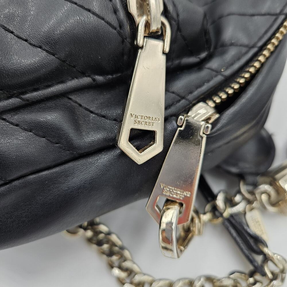 Victoria Secret Quilted Cheveron Faux Leather 90s Black Gold Mini Backpack Logo - Picture 9 of 15